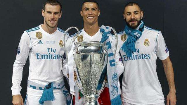 都在用汗水 都在用汗水