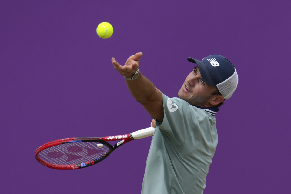 屡次威胁对 屡次威胁对