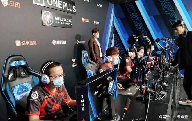 现得淋漓尽 现得淋漓尽