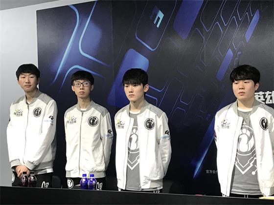 重新评估他 重新评估他