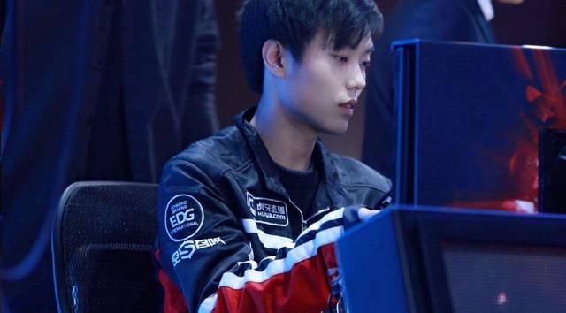 更是备受球 更是备受球