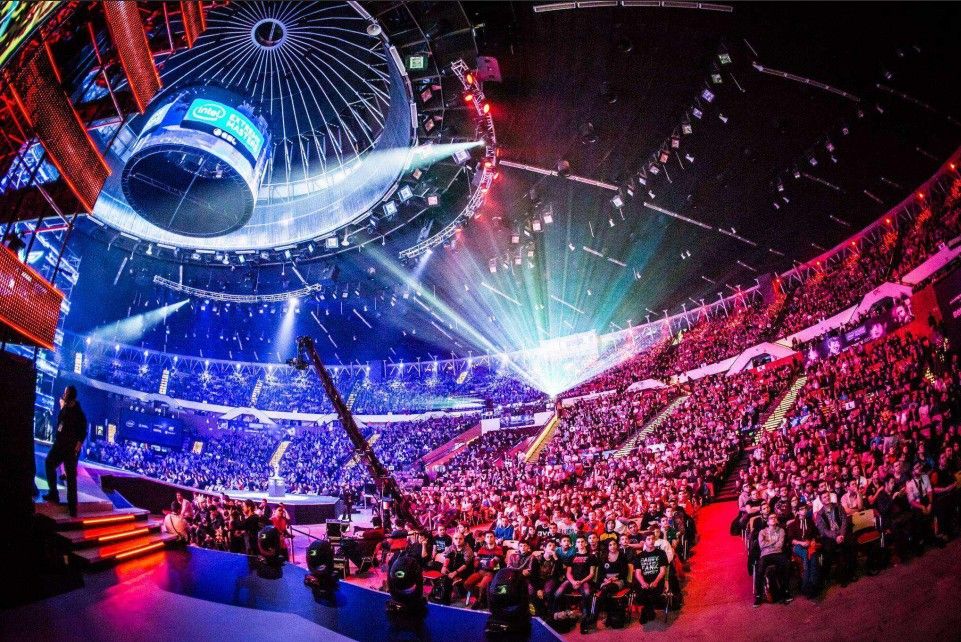 速引发了球 速引发了球