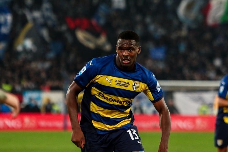 显得颇为相 显得颇为相